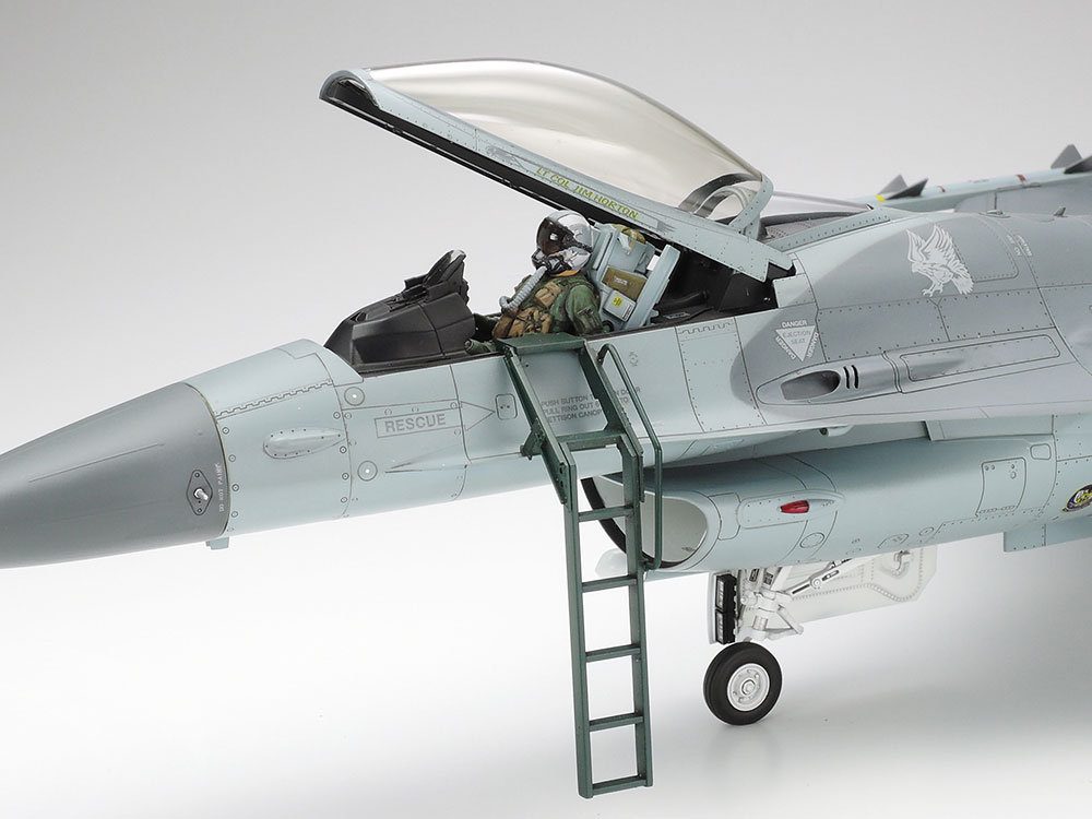 Tamiya Lockheed Martin F-16CJ BLOCK 50 Fighting Falcon 1/32 60315