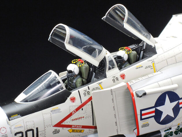 Tamiya McDonell Douglas F-4J Phantom II Marines 60308