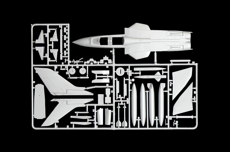ITALERI 1/72 TORNADO IDS 60TH ANIVERSARY MODEL KIT 1403 - Image 3