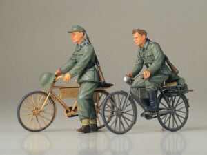 Tamiya German Soldiers with Bicycles 1/35 35240
