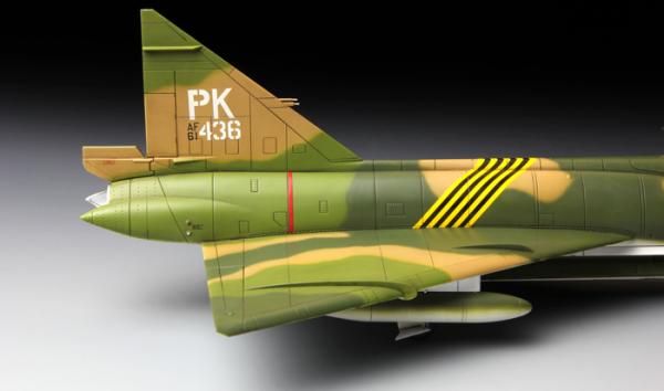 Meng F-102A (CASE XX)