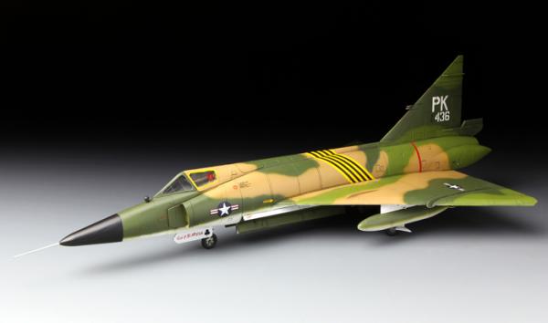 Meng F-102A (CASE XX)