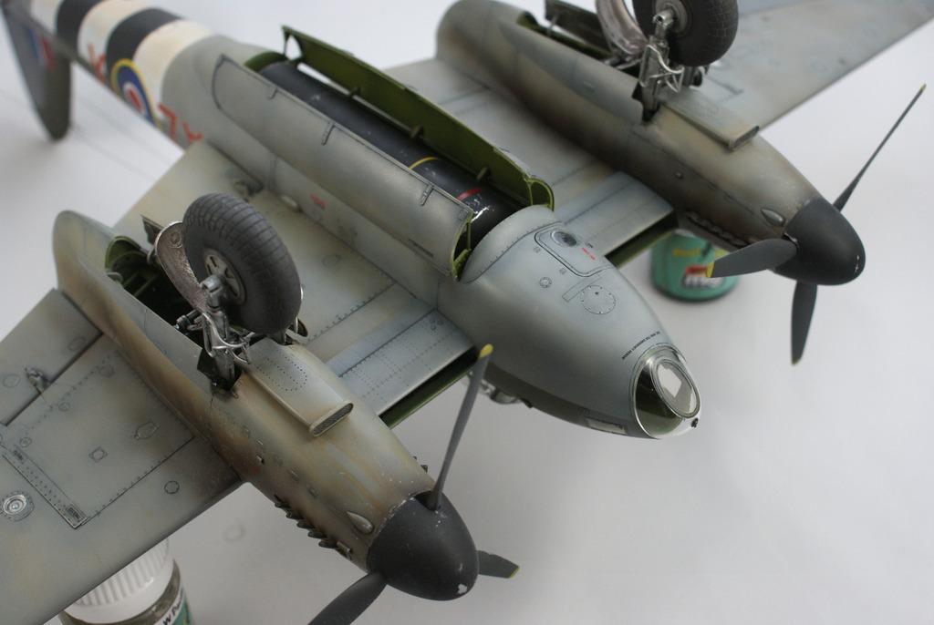 HK Models 1/32 de Havilland Mosquito B Model Kit