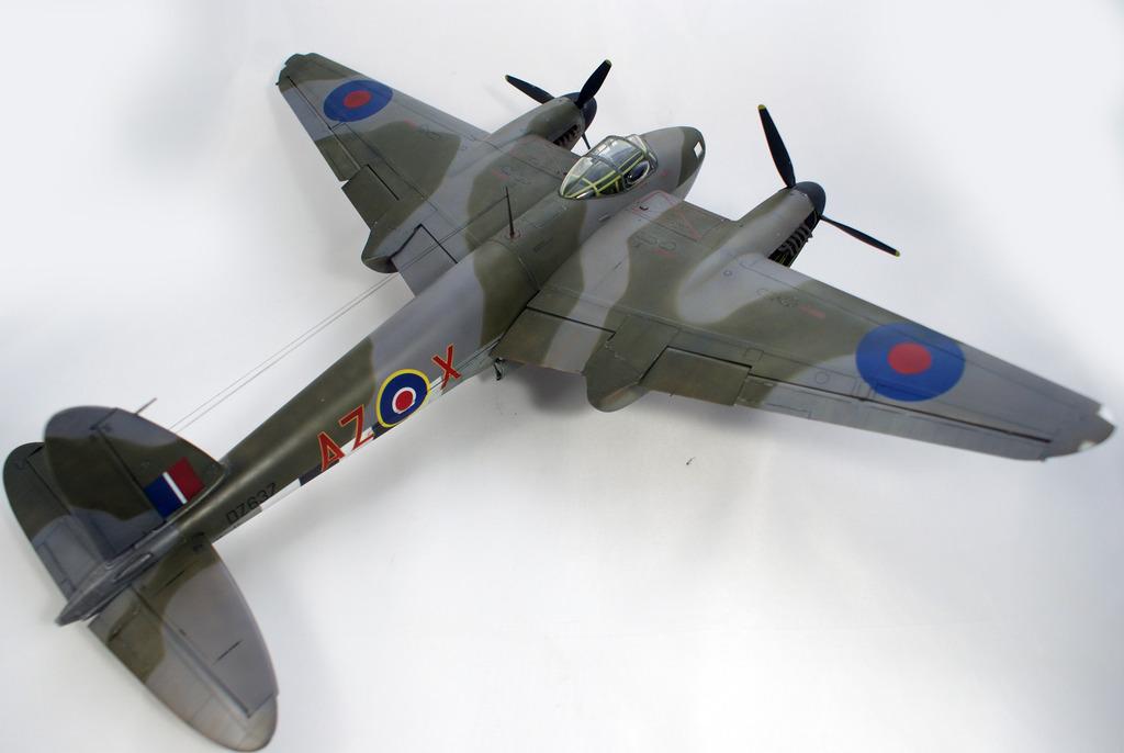 HK Models 1/32 de Havilland Mosquito B Model Kit