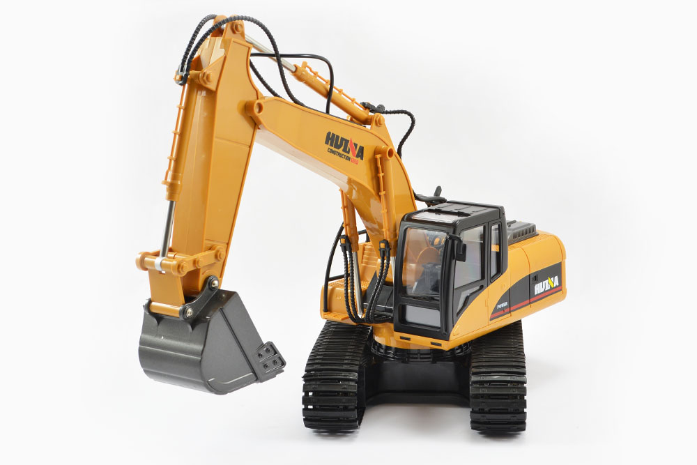 Huina 1/14TH Scale RC Excavator 2.4G 15 ch Die Cast Bucket