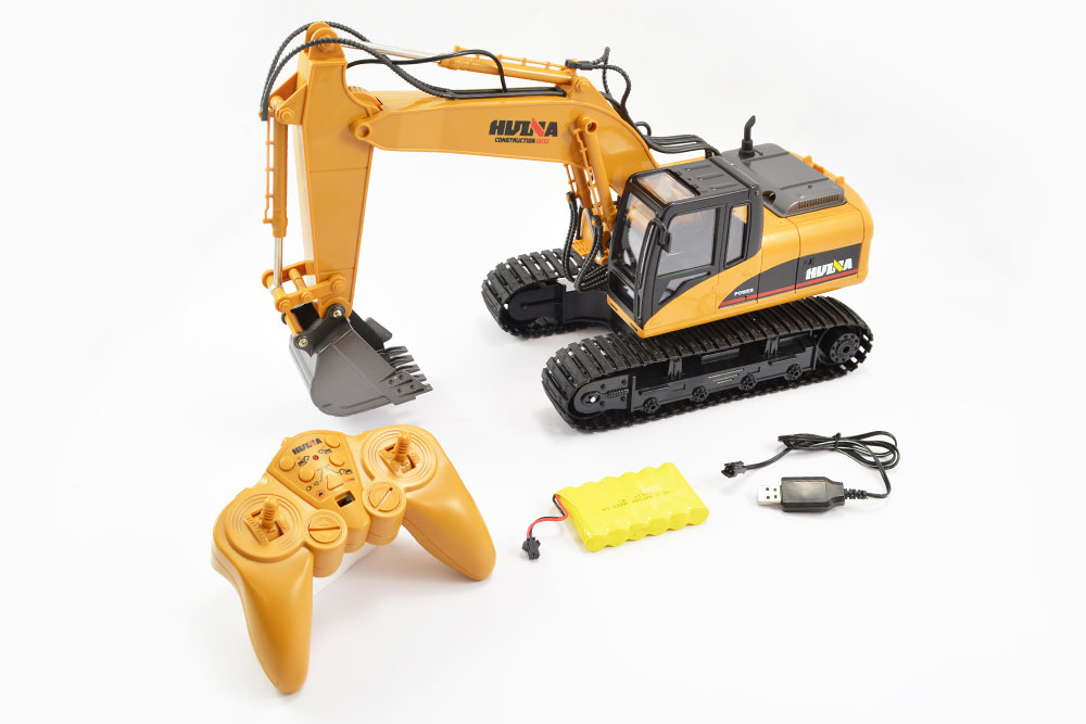 Huina 1/14TH Scale RC Excavator 2.4G 15 ch Die Cast Bucket