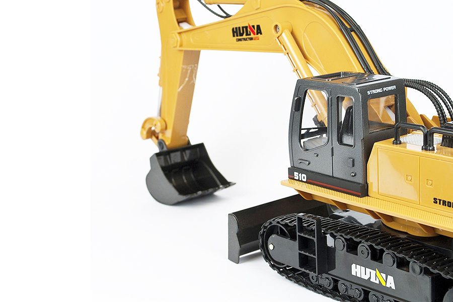 HUINA 1/16 SCALE RC EXCAVATOR 2.4G 11CH W/DIE CAST BUCKET