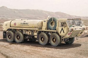 Italeri M978 FUEL SERVICING TRUCK