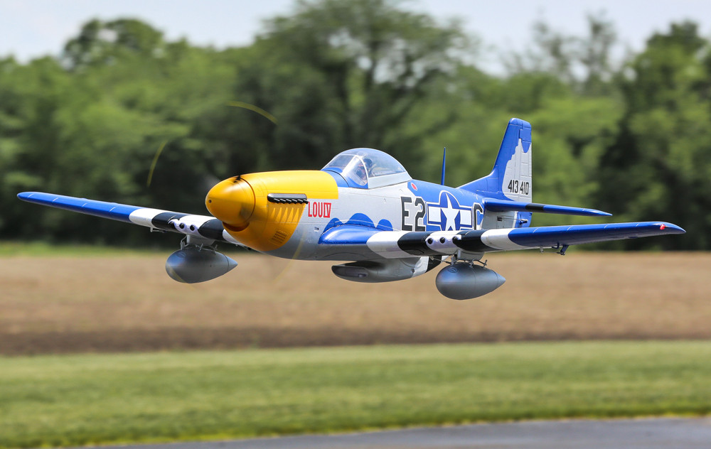 E-Flight P-51D Mustang 1.5m BNF Basic with Smart