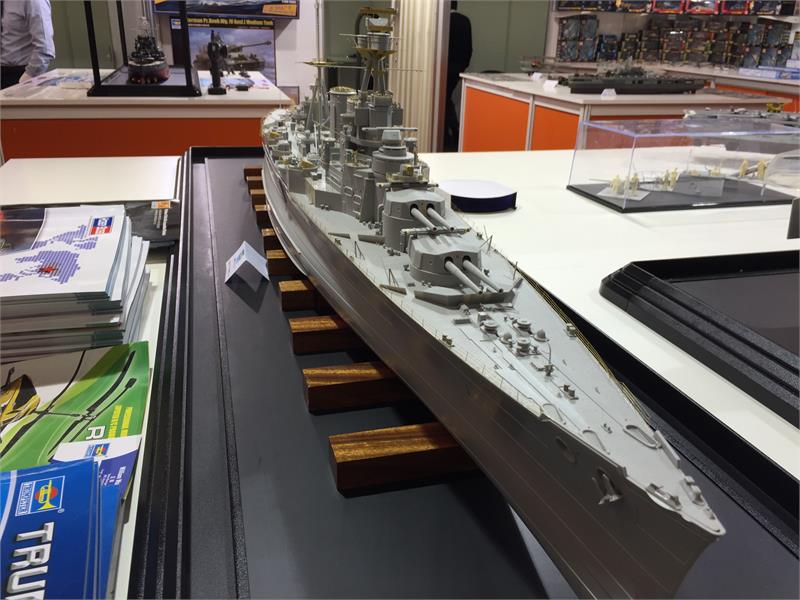 Trumpeter HMS Hood 1:200