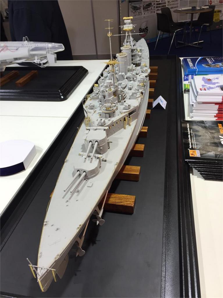 Trumpeter HMS Hood 1:200