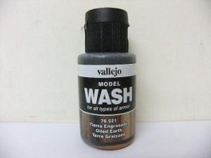 Vallejo Model Wash 35ml - Oiled Earth Wash