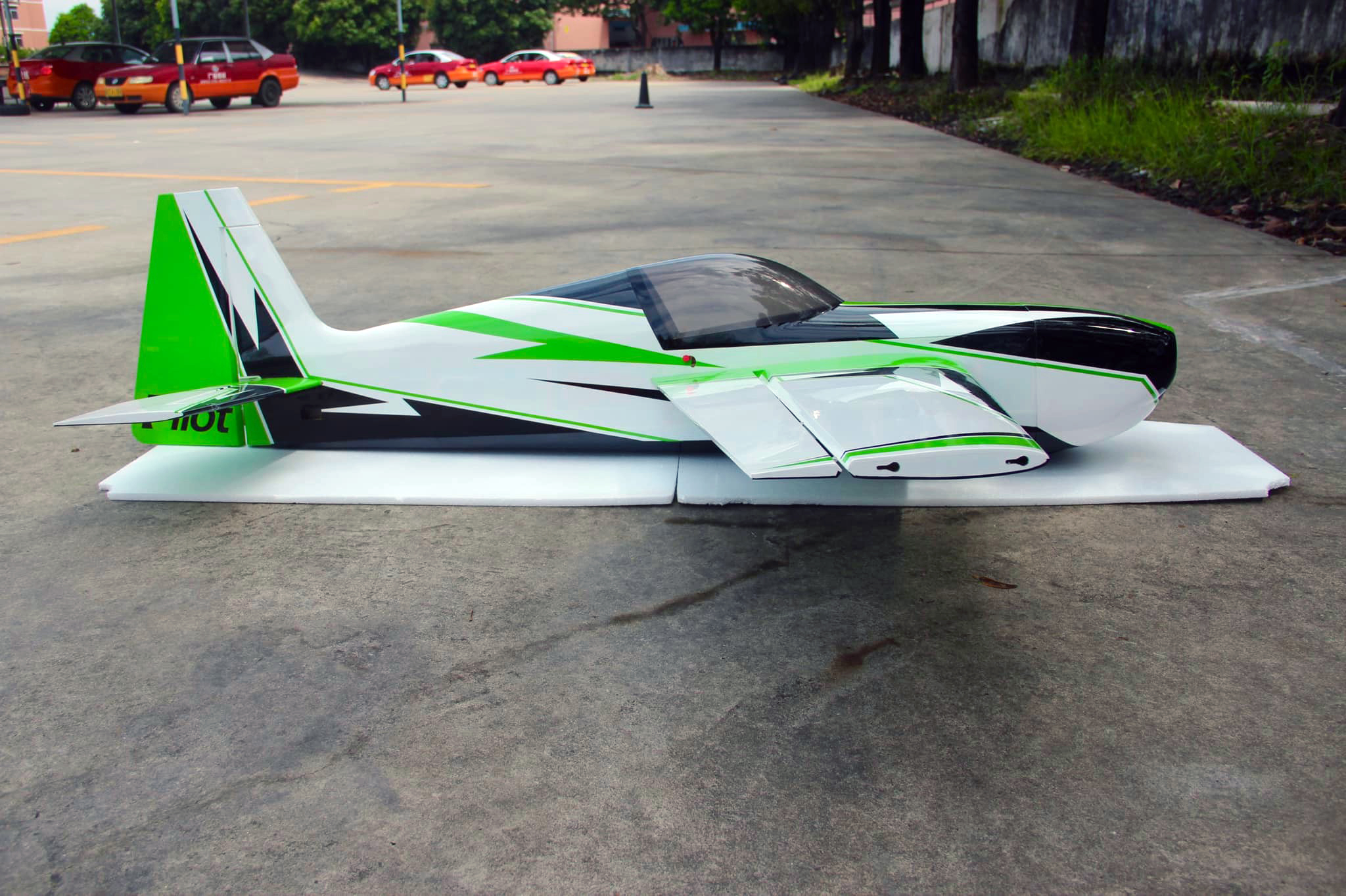 Pilot-RC Laser 67IN Green