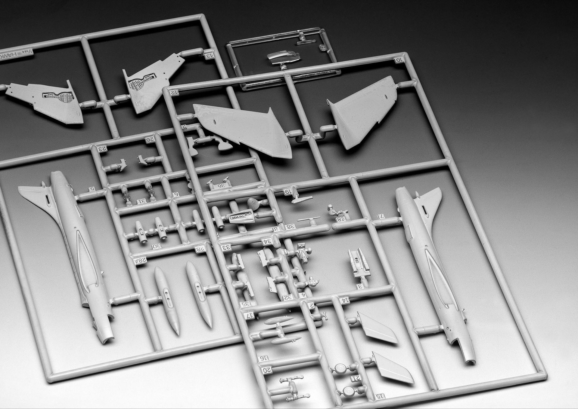 Revell Hawker Hunter FGA.9 1/144 RV03833