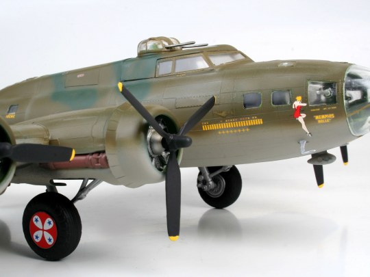 Revell B-17F Memphis Belle 1:48 04297