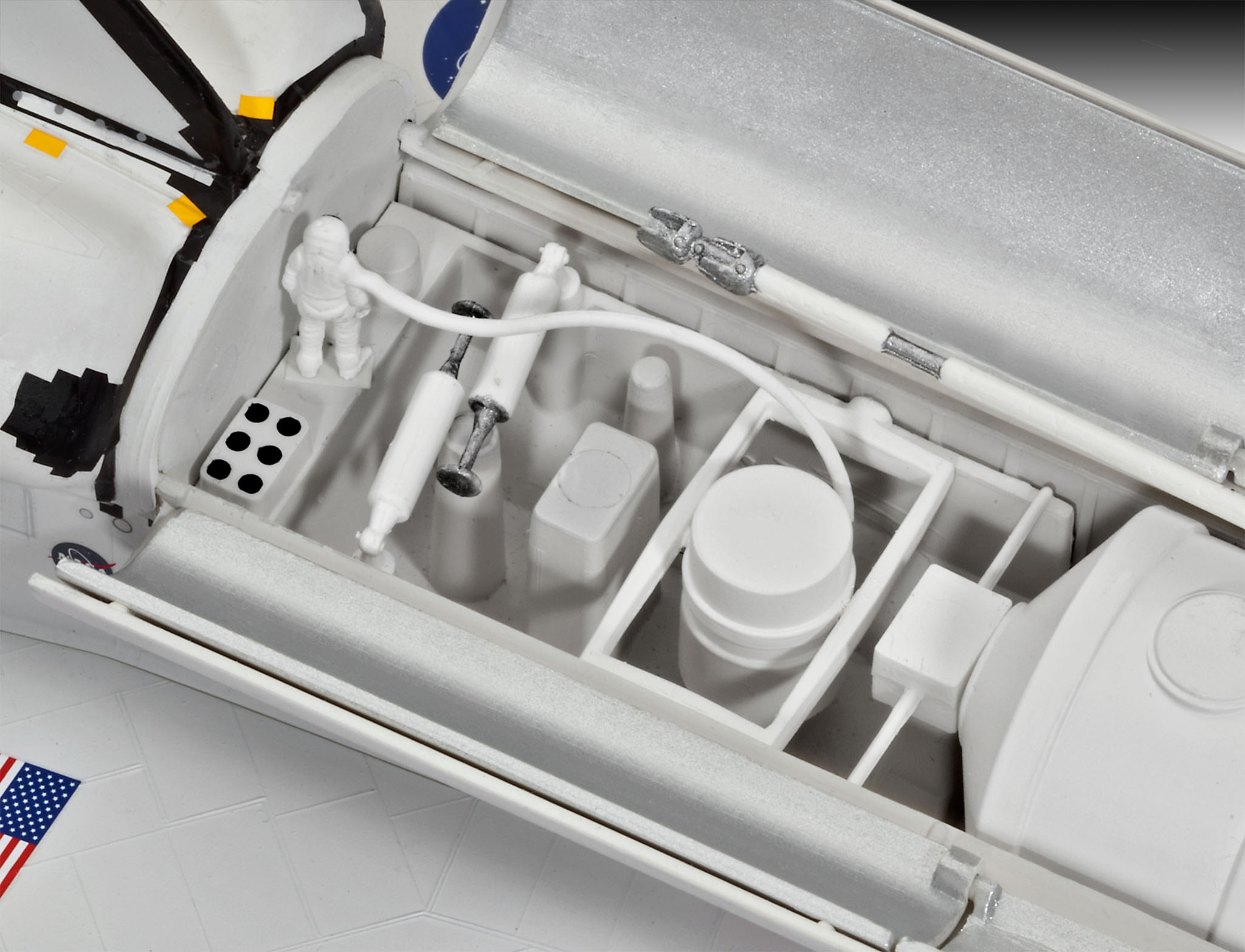 Revell Space Shuttle Atlantis 1:144 04544