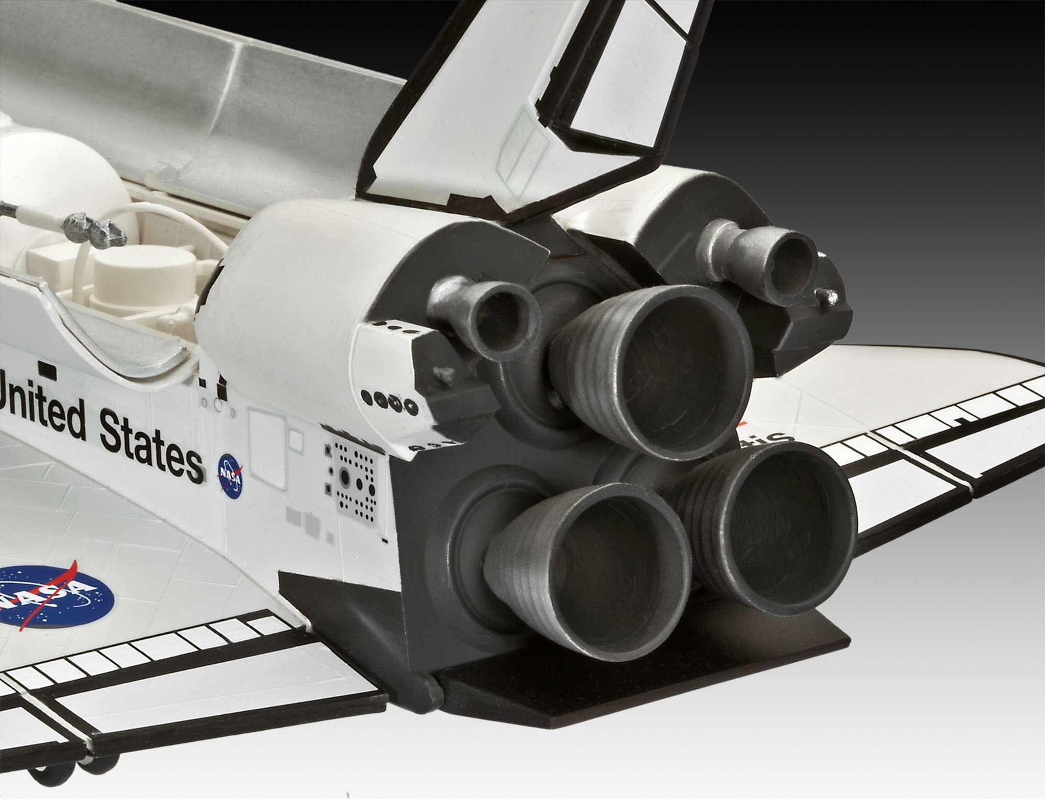 Revell Space Shuttle Atlantis 1:144 04544