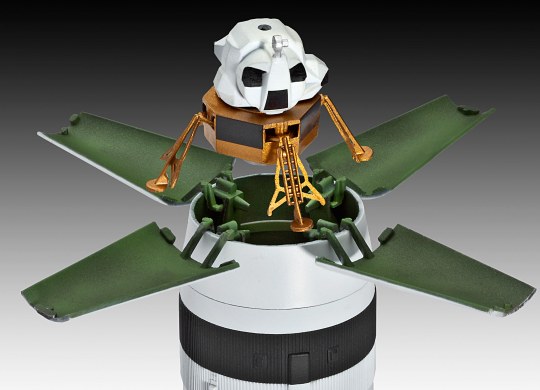 Revell Apollo Saturn V 1:144 04909 - Image 5
