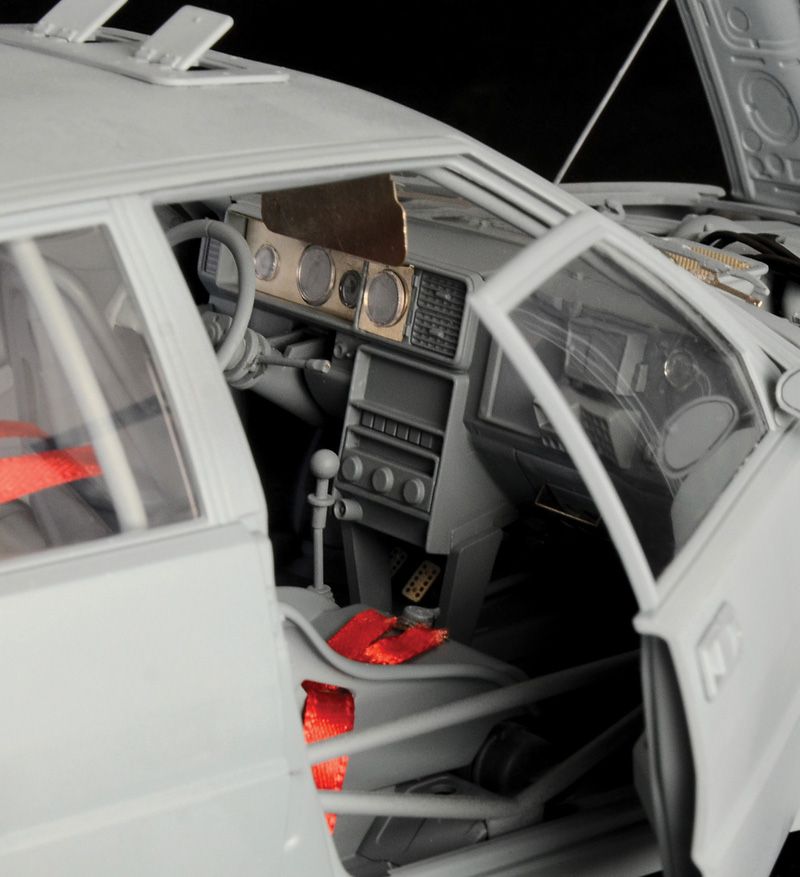 Italeri Lancia Delta HF Integrale 1/12 4709
