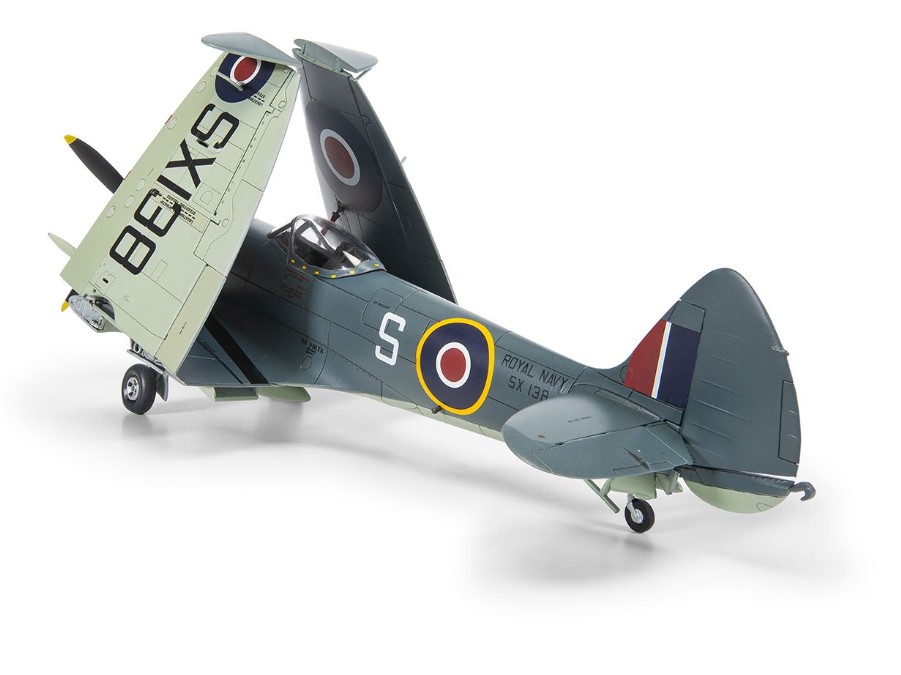 AIRFIX Supermarine Seafire F.XVII A06102A