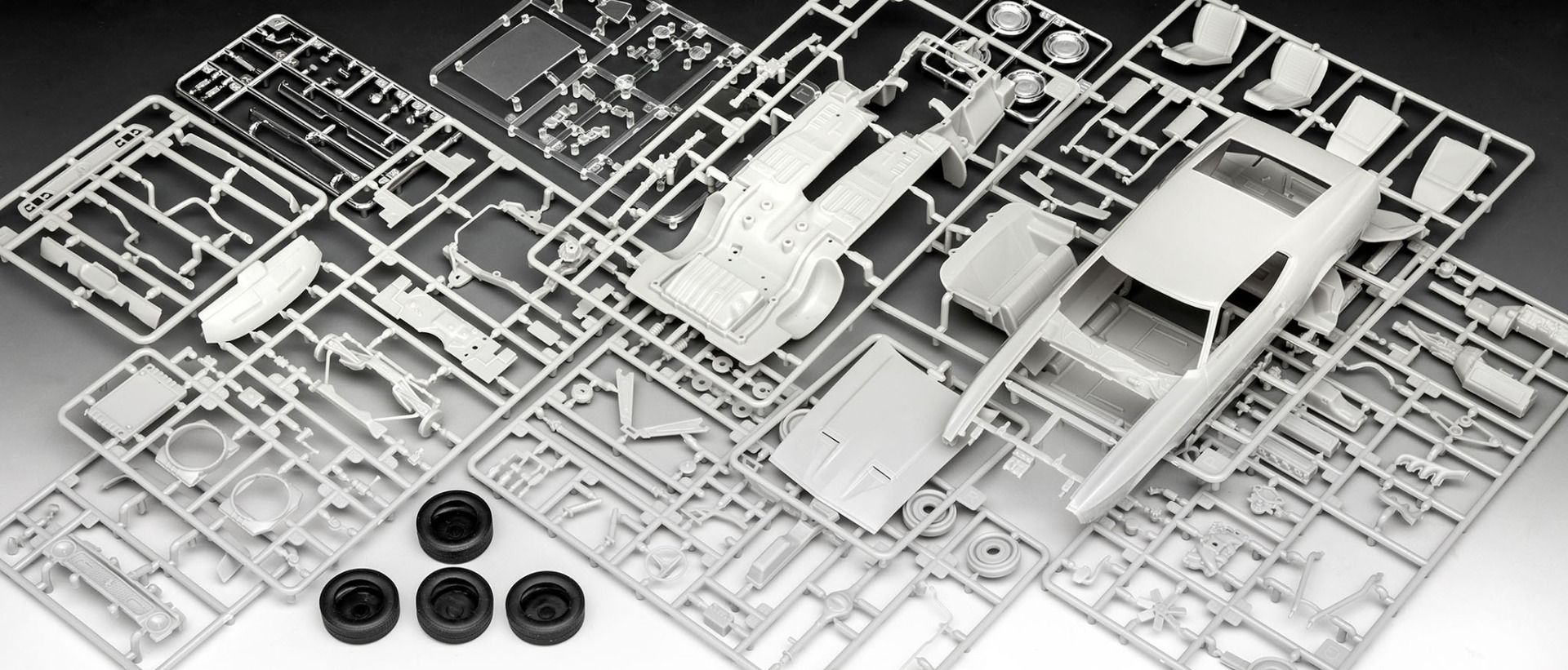 Revell James Bond "Ford Mustang Mach 1" Gift Set 1/24 05664