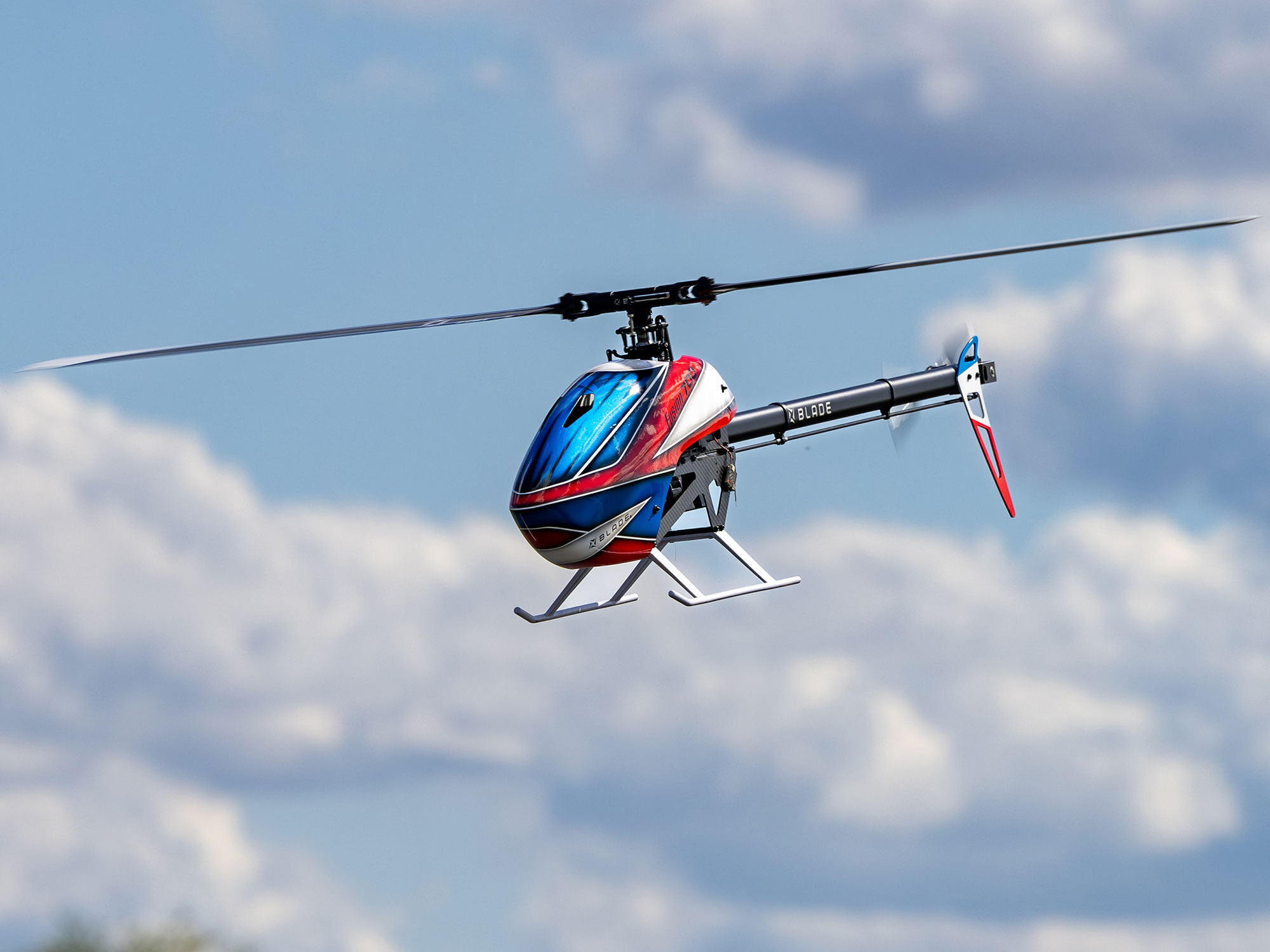 Fusion 700 Kit with Motor and Blades - Image 3