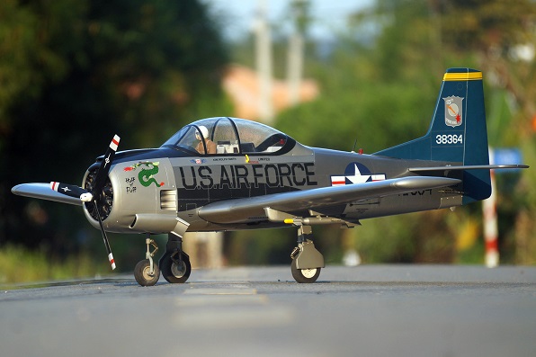 VQ Models T-28 Trojan 'Silver' 69.7in Wingspan ARF VQA162S