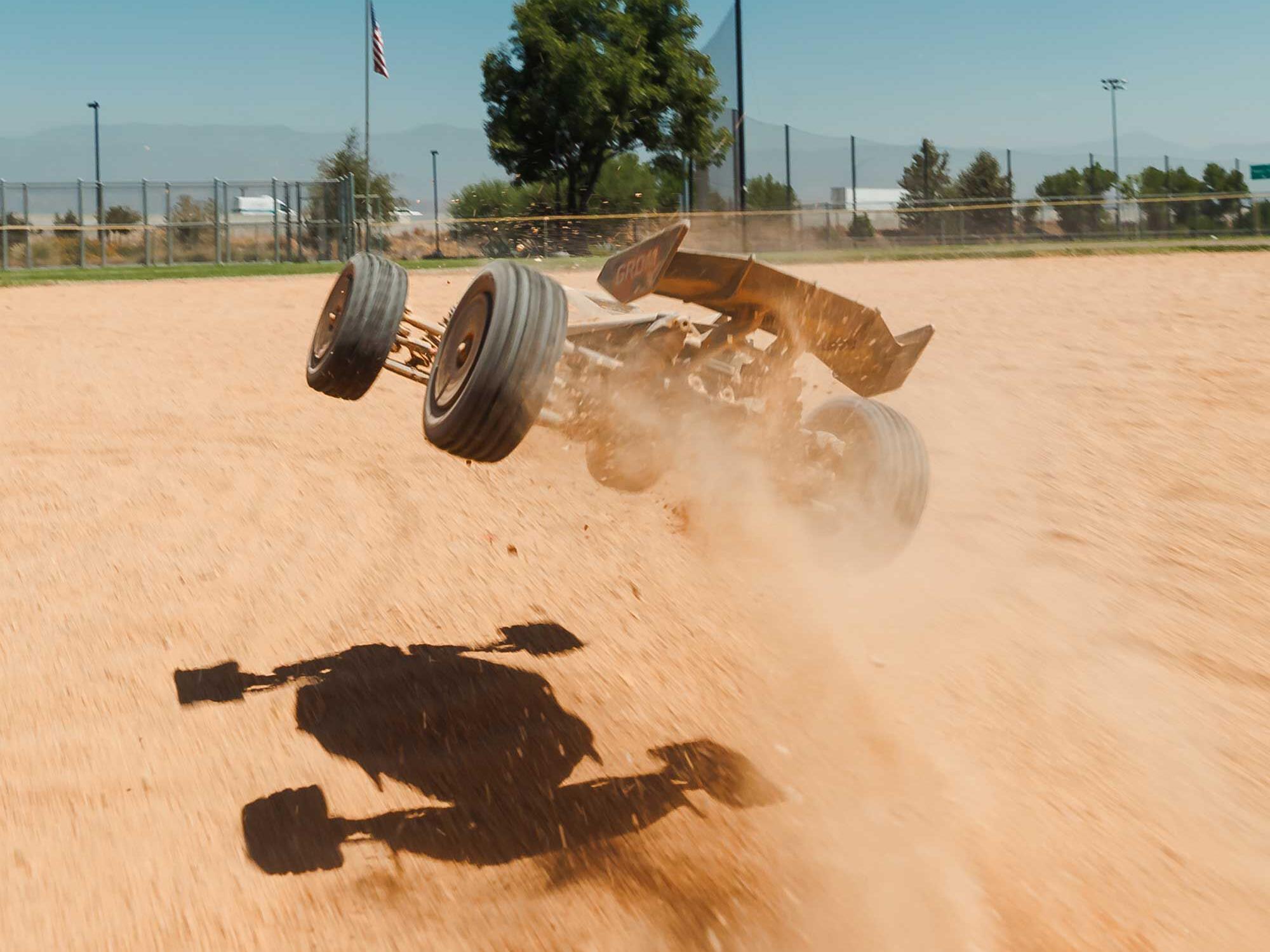 Arrma TYPHON GROM 223S BLX 4X4 (No Batt/Charg) 1/18 Silver C-ARA2306T1