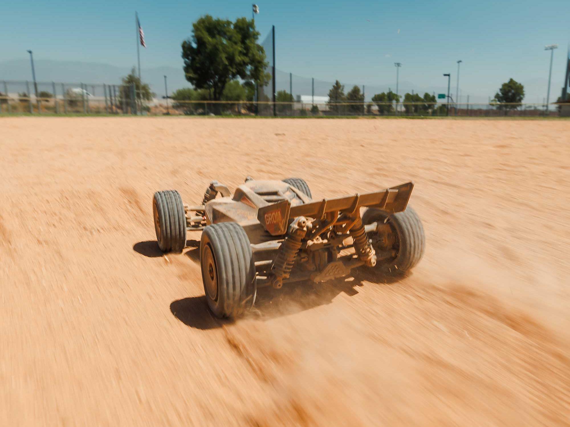 Arrma TYPHON GROM 223S BLX 4X4 (No Batt/Charg) 1/18 Silver C-ARA2306T1