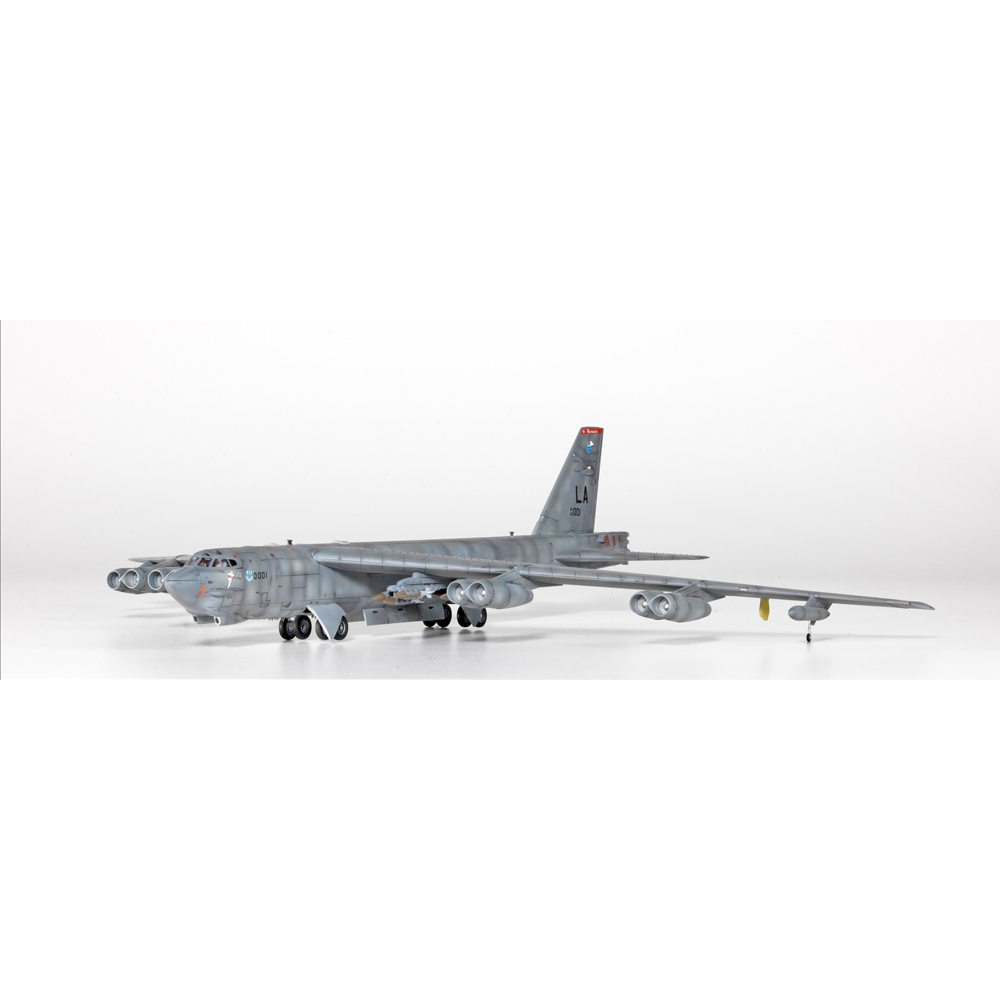 Academy US Air Force B-52H Stratofortress 20th BS Buccaneers 1:144 12622
