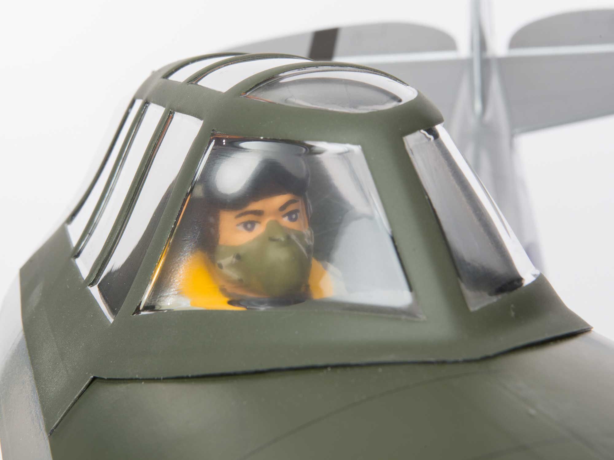 Hangar-9 P-47D Thunderbolt 20cc ARF 67 Inch A-HAN2990B