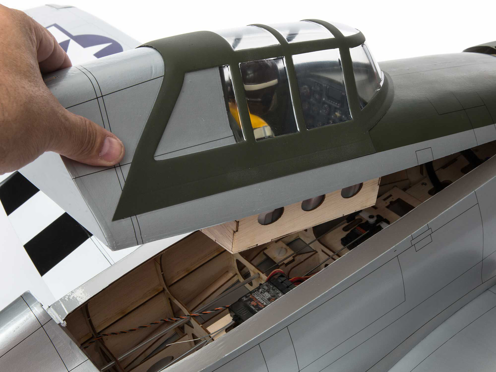 Hangar-9 P-47D Thunderbolt 20cc ARF 67 Inch A-HAN2990B