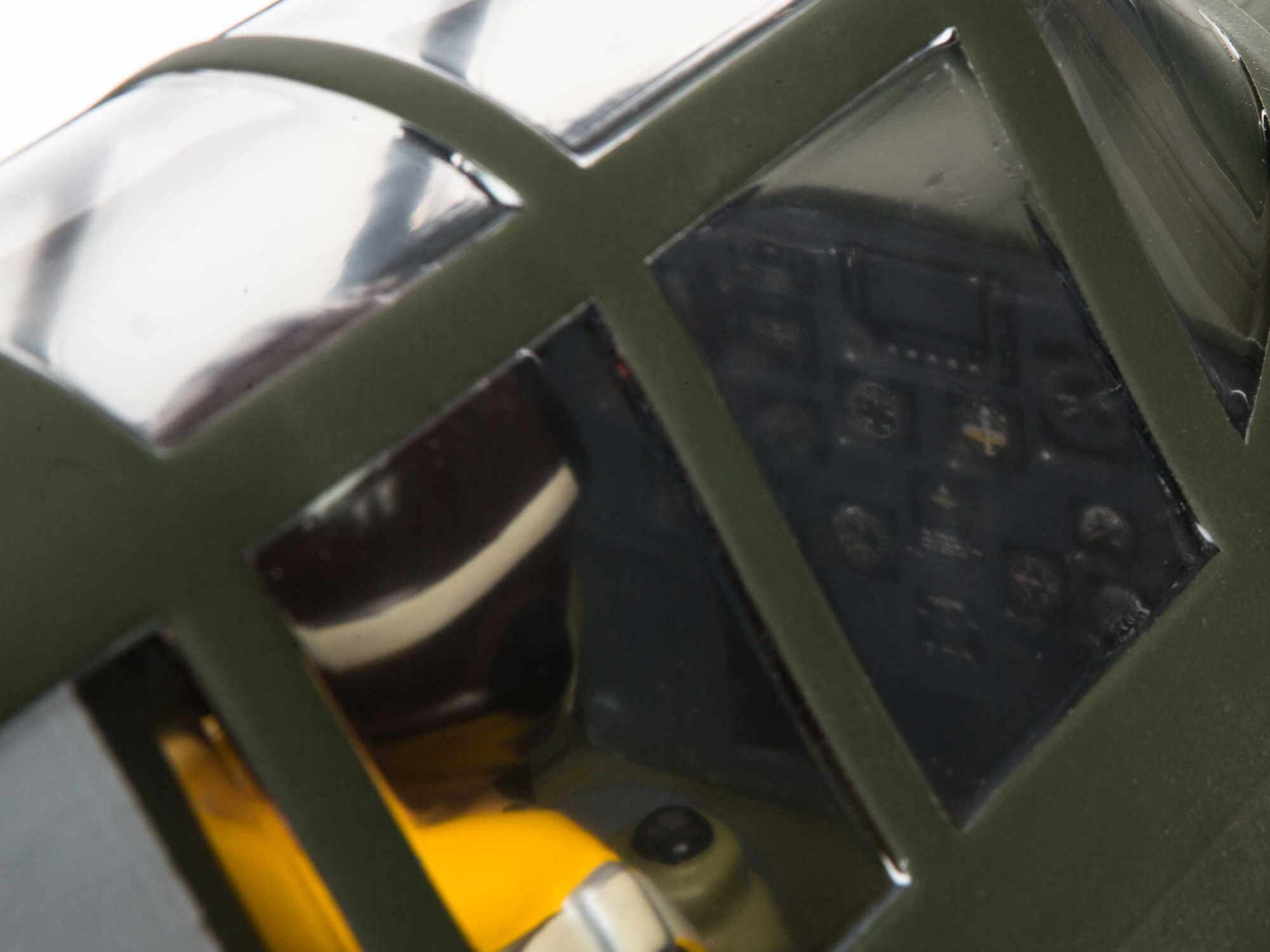 Hangar-9 P-47D Thunderbolt 20cc ARF 67 Inch A-HAN2990B