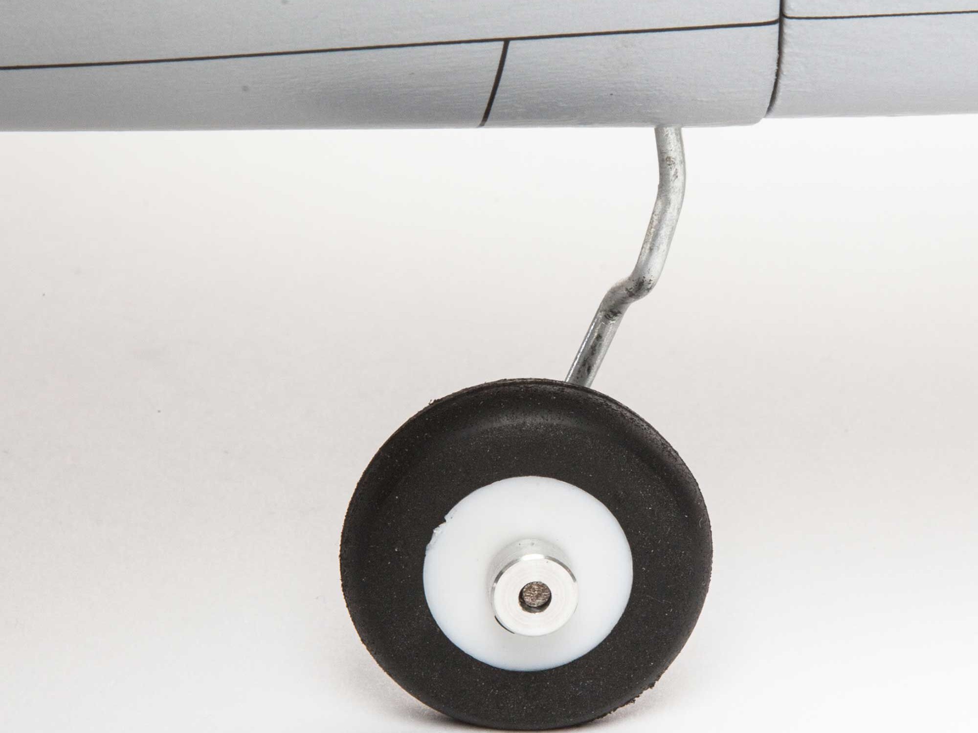 Hangar-9 P-47D Thunderbolt 20cc ARF 67 Inch A-HAN2990B