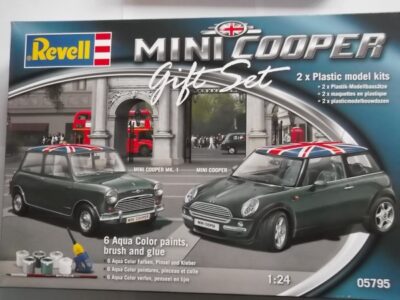 Revell 1/24 MINI COOPER Mk. 1 Gift Set  05795