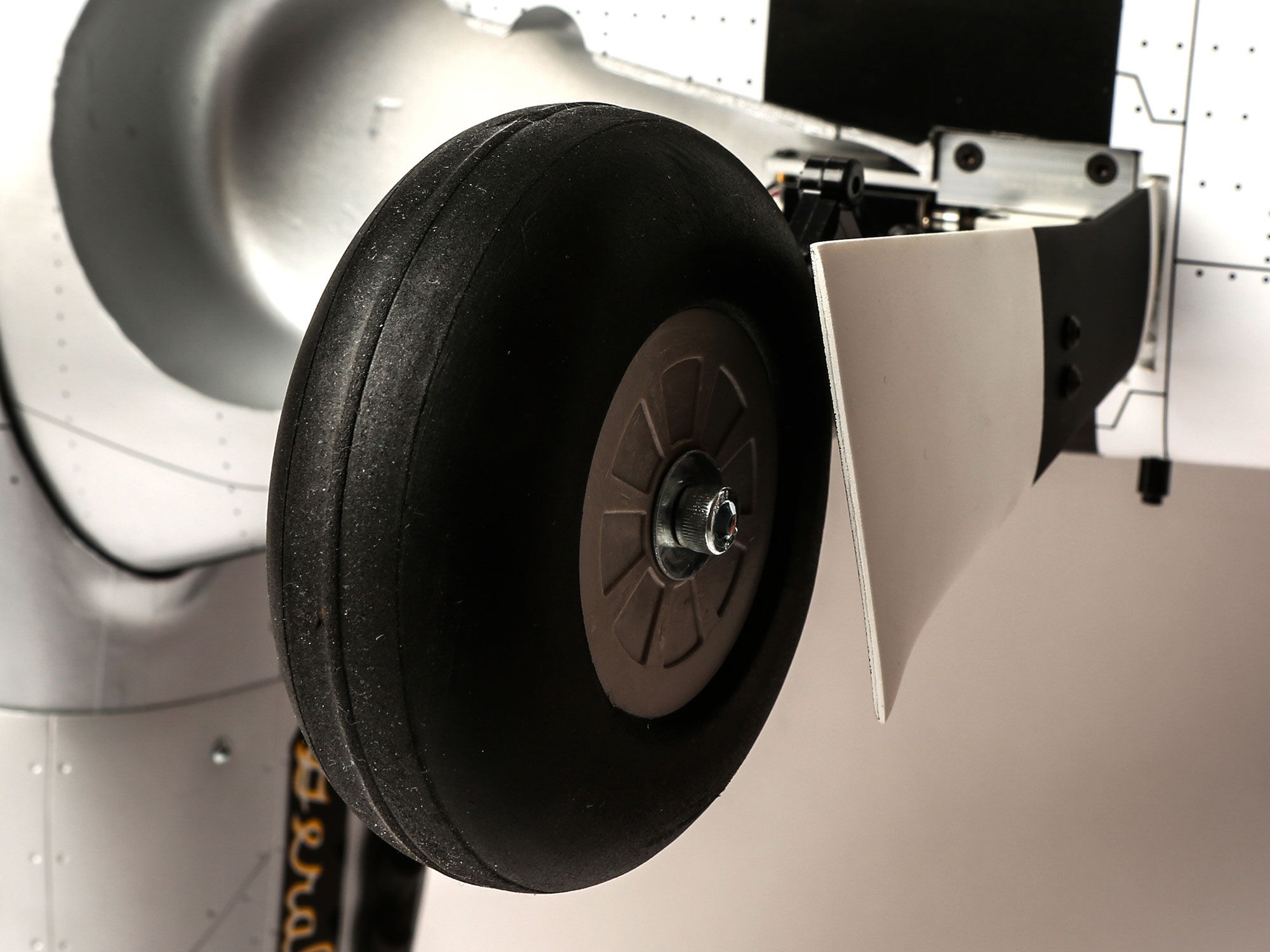 Hangar-9 P-51D Mustang 20cc ARF 69.5 Inch Updated A-HAN2820B - Image 20