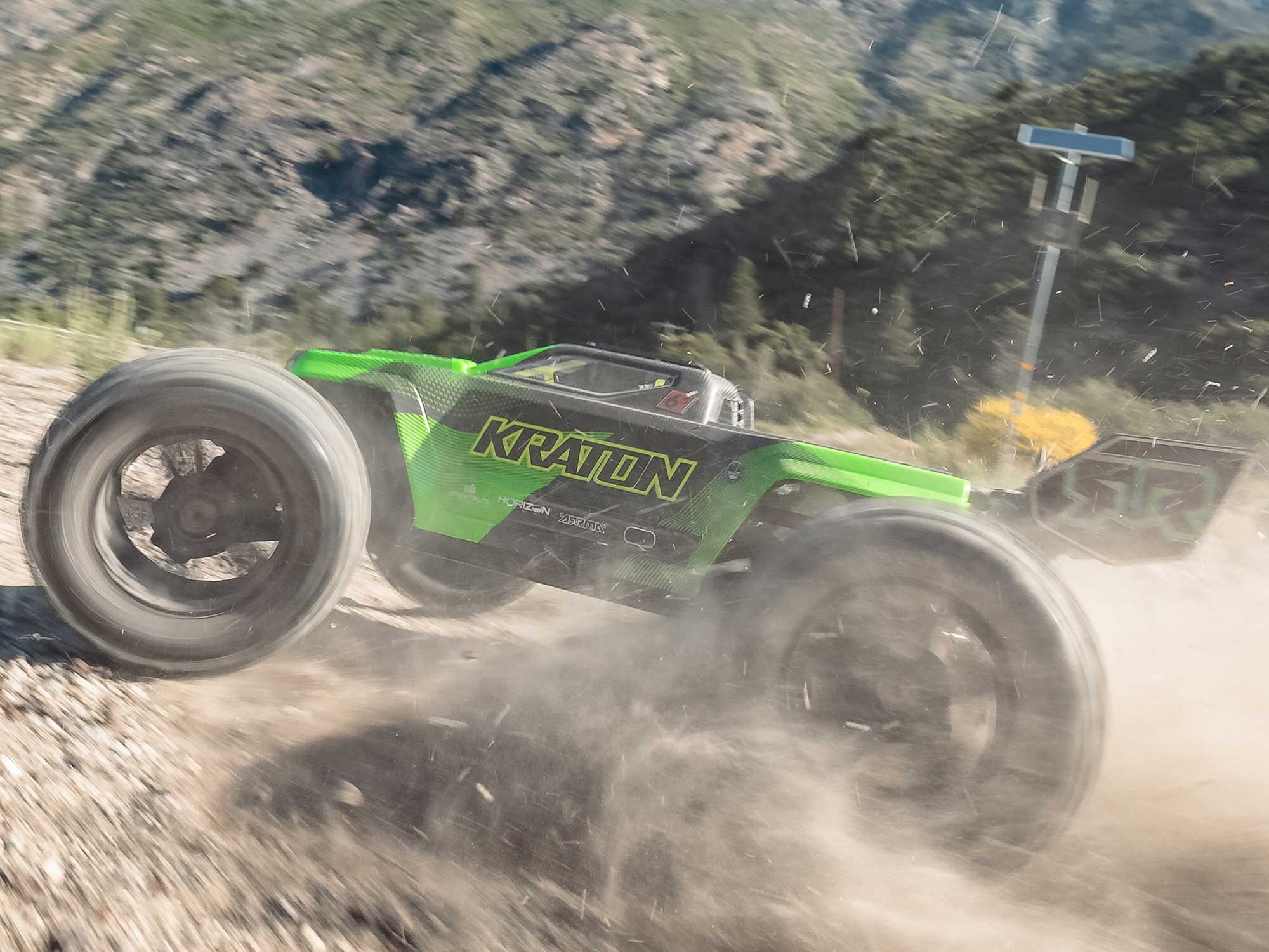 Arrma 1/8 KRATON 6S V6 4X4 BLX Speed Monster Truck RTR Black/Green C-ARA8608V6T3 - Image 18