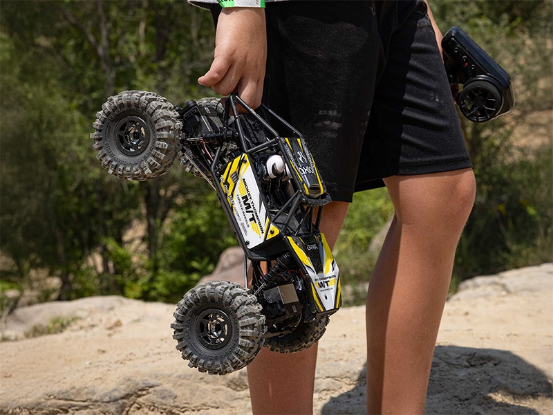 Axial 1/18 UTB18 Capra 4WS 4WD Trail Buggy RTR with Bat/Chg - Yellow - Image 9