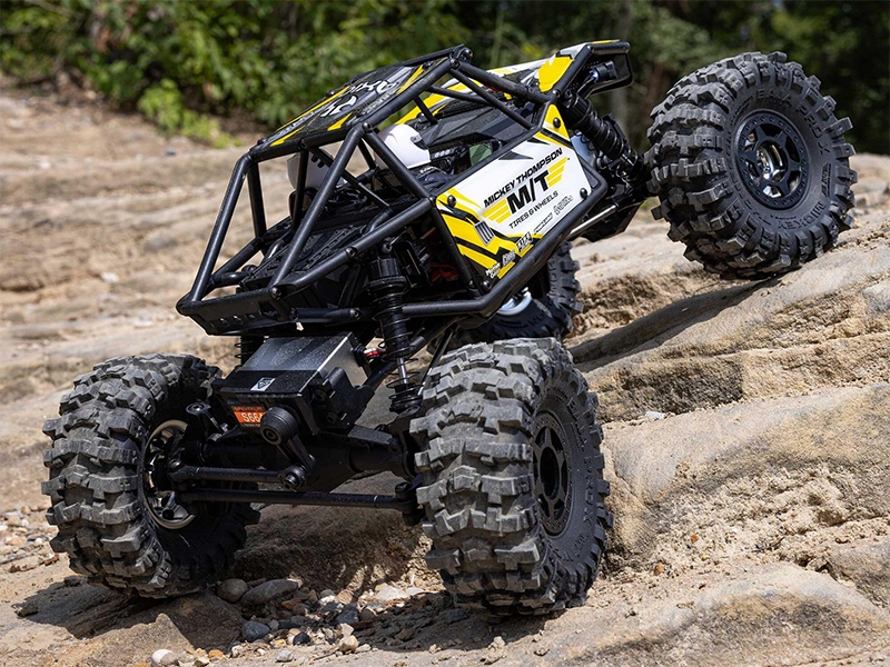 Axial 1/18 UTB18 Capra 4WS 4WD Trail Buggy RTR with Bat/Chg - Yellow - Image 8