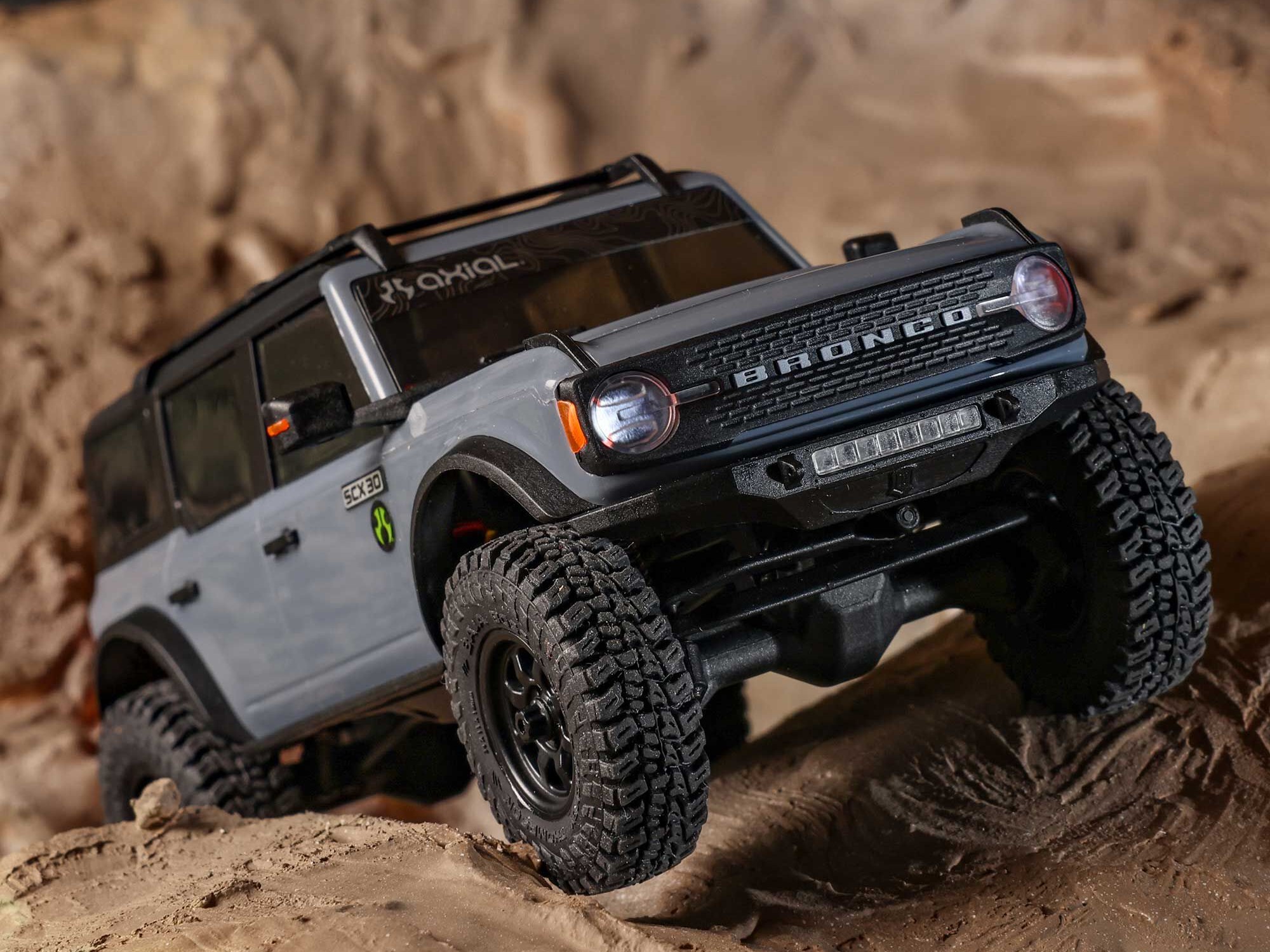 Axial 1/30 SCX30 Ford Bronco 4X4 RTR Brushed Rock Crawler Grey C-AXI-2048T2 - Image 13