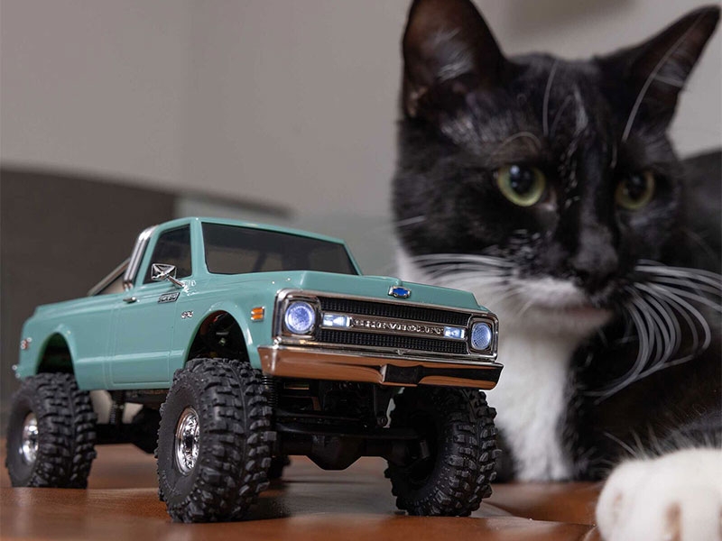 Axial 1/30 SCX30 Chevrolet K10 4x4 RTR Brushed Rock Crawler (Battery and Charger Included) Green C-AXI-2260T1 - Image 4