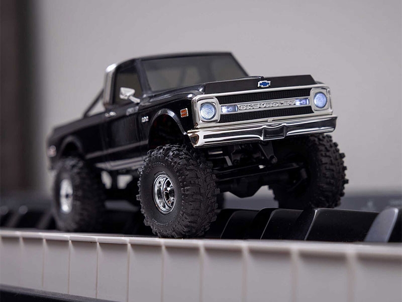 Axial 1/30 SCX30 Chevrolet K10 4x4 RTR Brushed Rock Crawler (Battery and Charger Included) Black C-AXI-2260T2 - Image 12